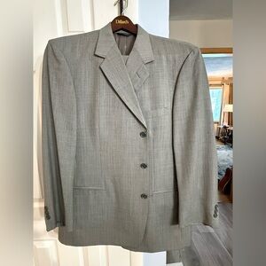 Gray Men's riserva suit set size 46 R, w pants 38/30
